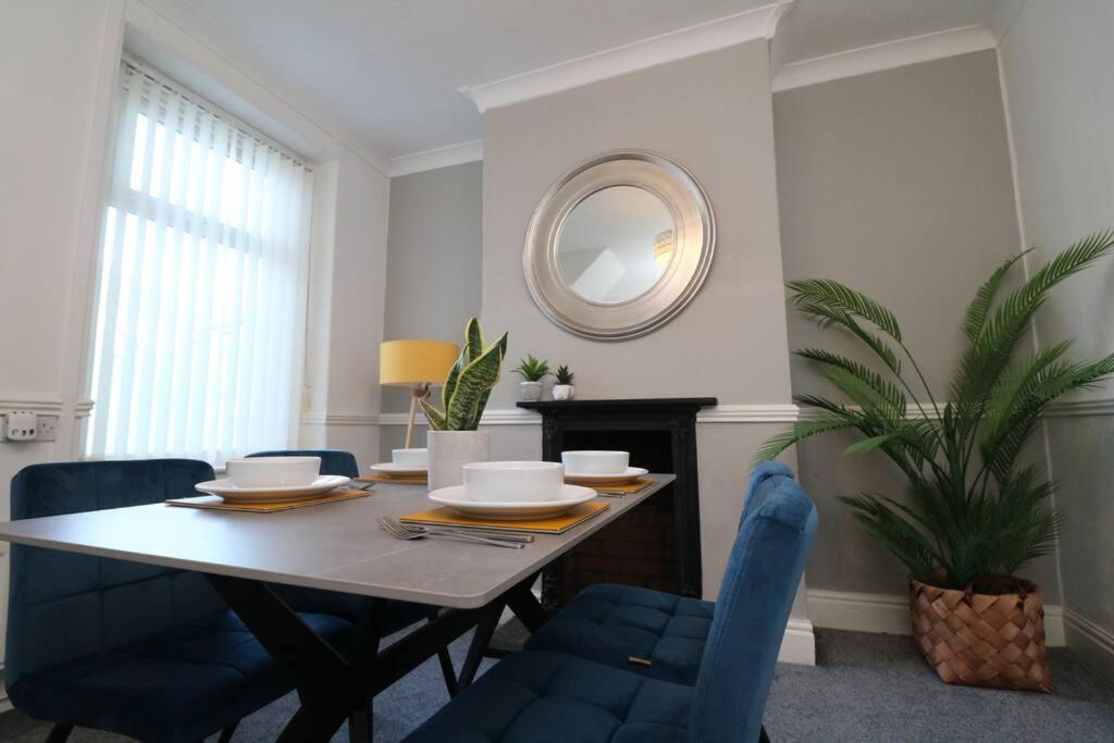 2 Bedroom Characterful House Lancaster Exterior photo